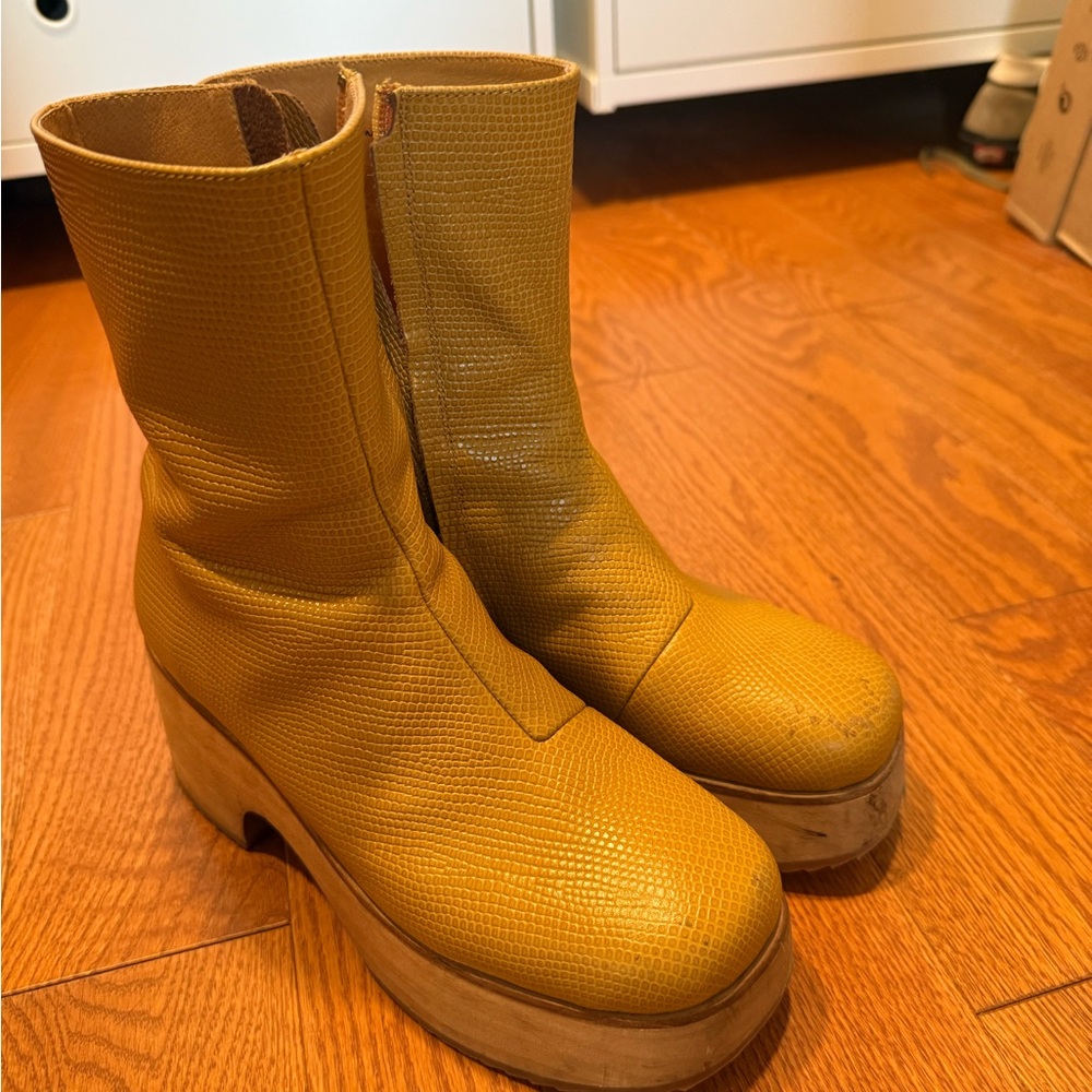 Charlotte stone platform Isla boots sz 8 in caramel